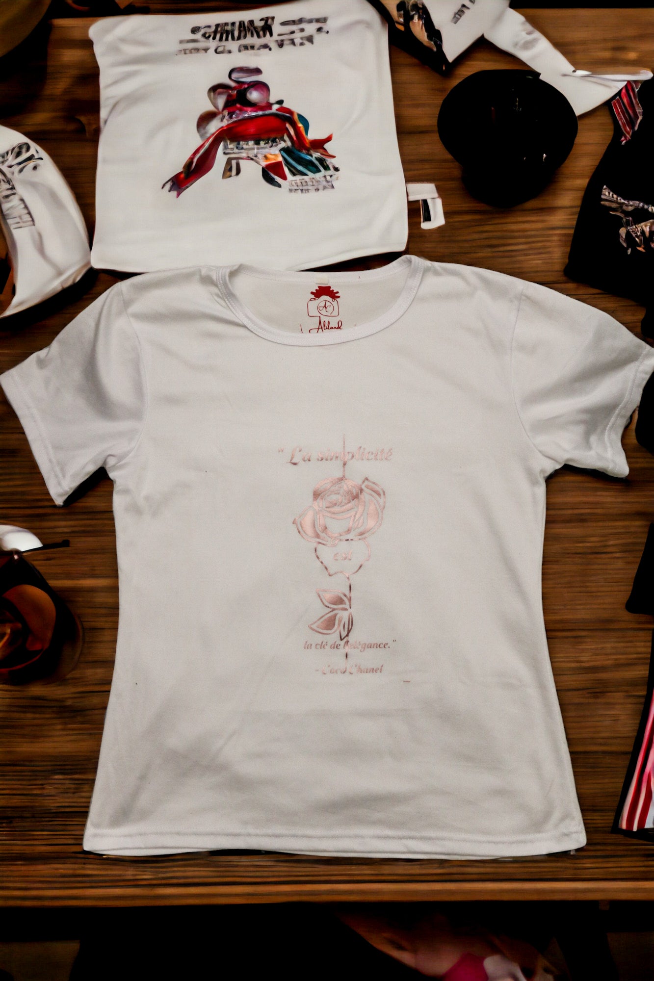T-shirt "Simplicité & Élégance"